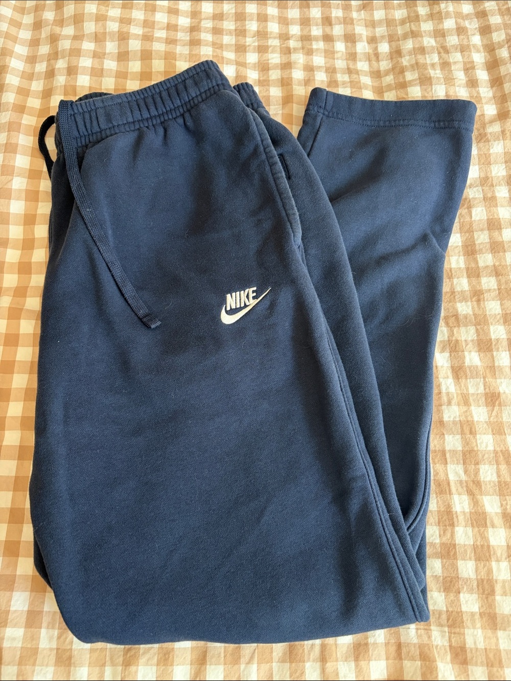 Nike mens’ Navy Sweat Joggers with White Logo